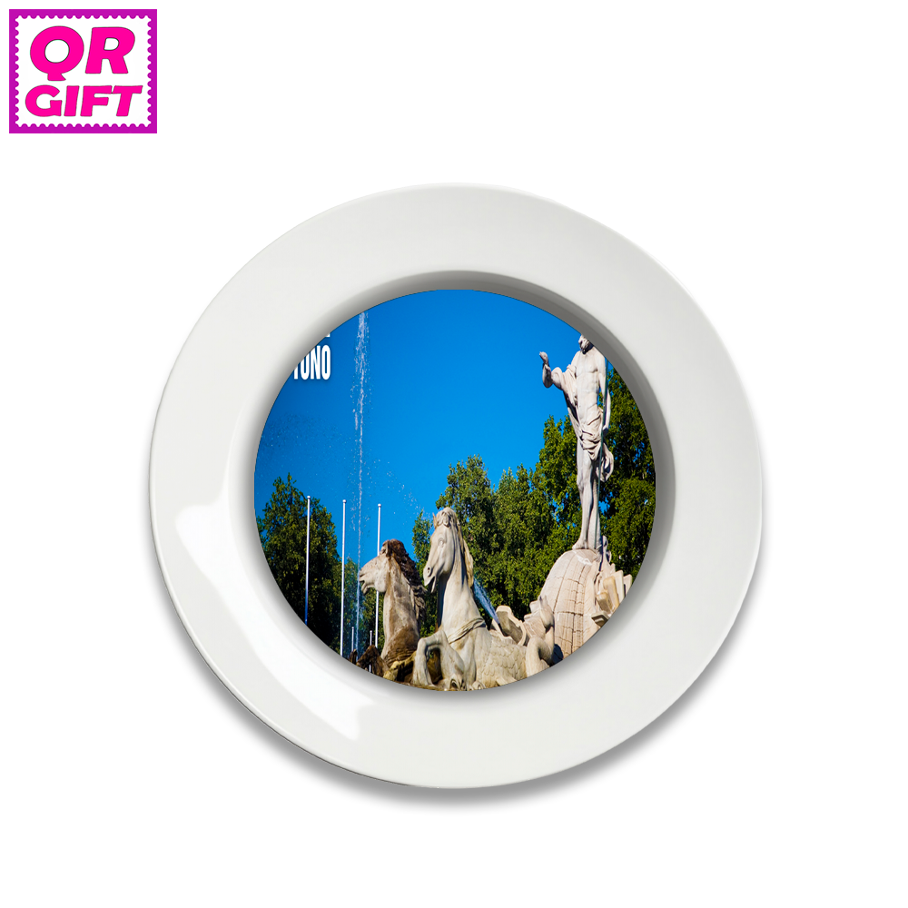 Plato - Fuente de Neptuno de Madrid